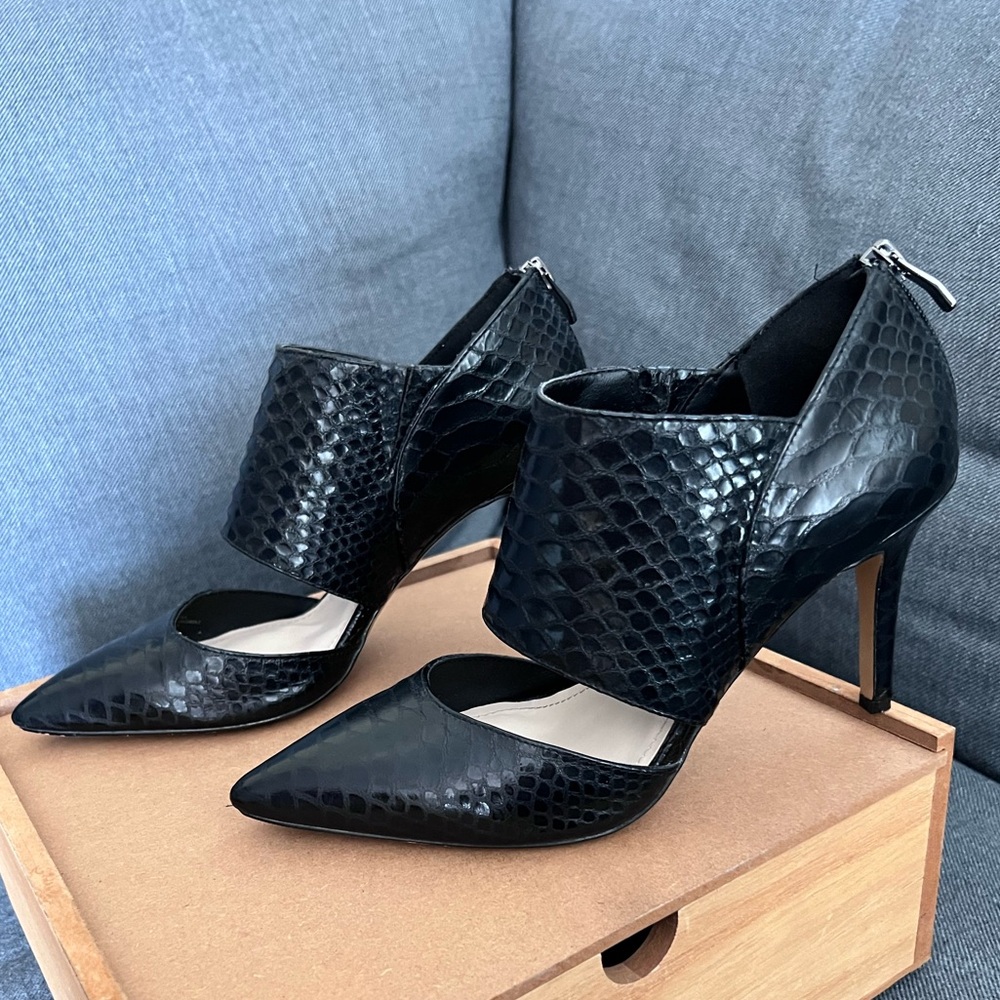 Vince Camuto Tanzie Black Snakeskin Patterned Stiletto Heels